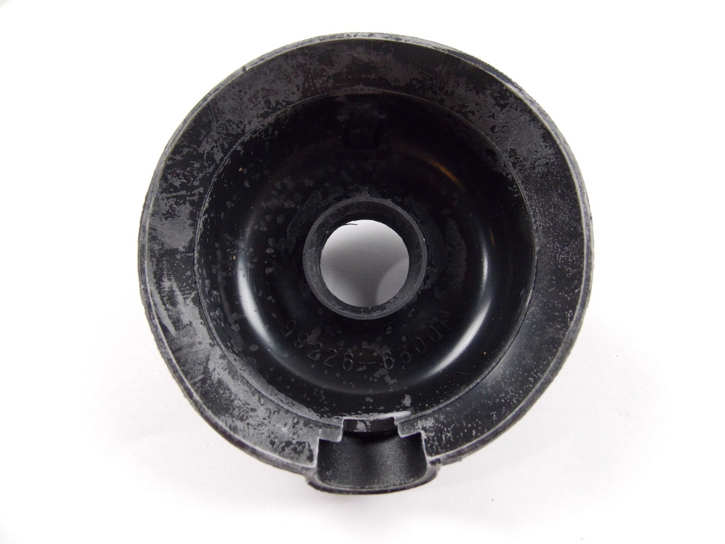 NOS OEM YAMAHA XV/XT/TW/TDM/FZR/VMX/YX HEADLIGTH SOCKET COVER 2F9-84397-01 - MotoRaider