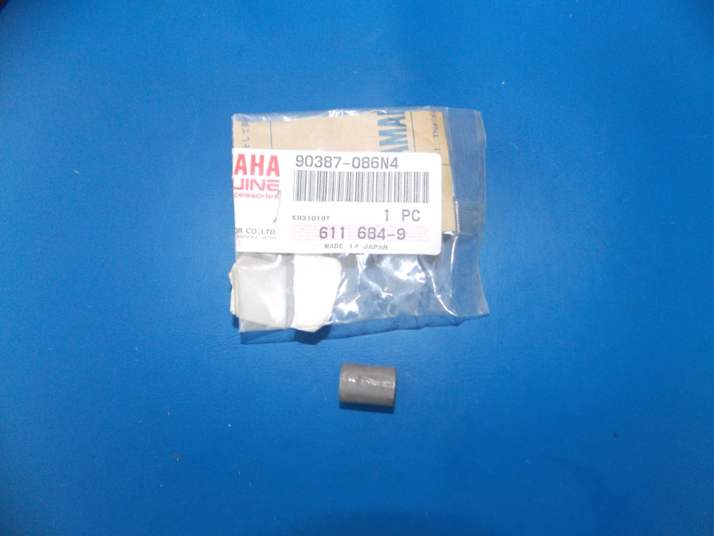 NOS YAMAHA 1976-2017 YZ450/250/125/490/426 XT500 XVZ13 COLLAR 90387-086N4 - MotoRaider