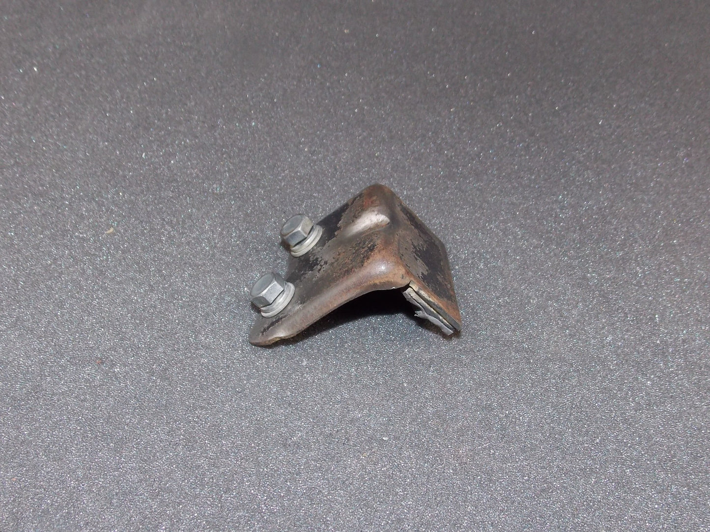 OEM YAMAHA 1976 YZ 400 YZ400 CHAIN GUIDE - MotoRaider