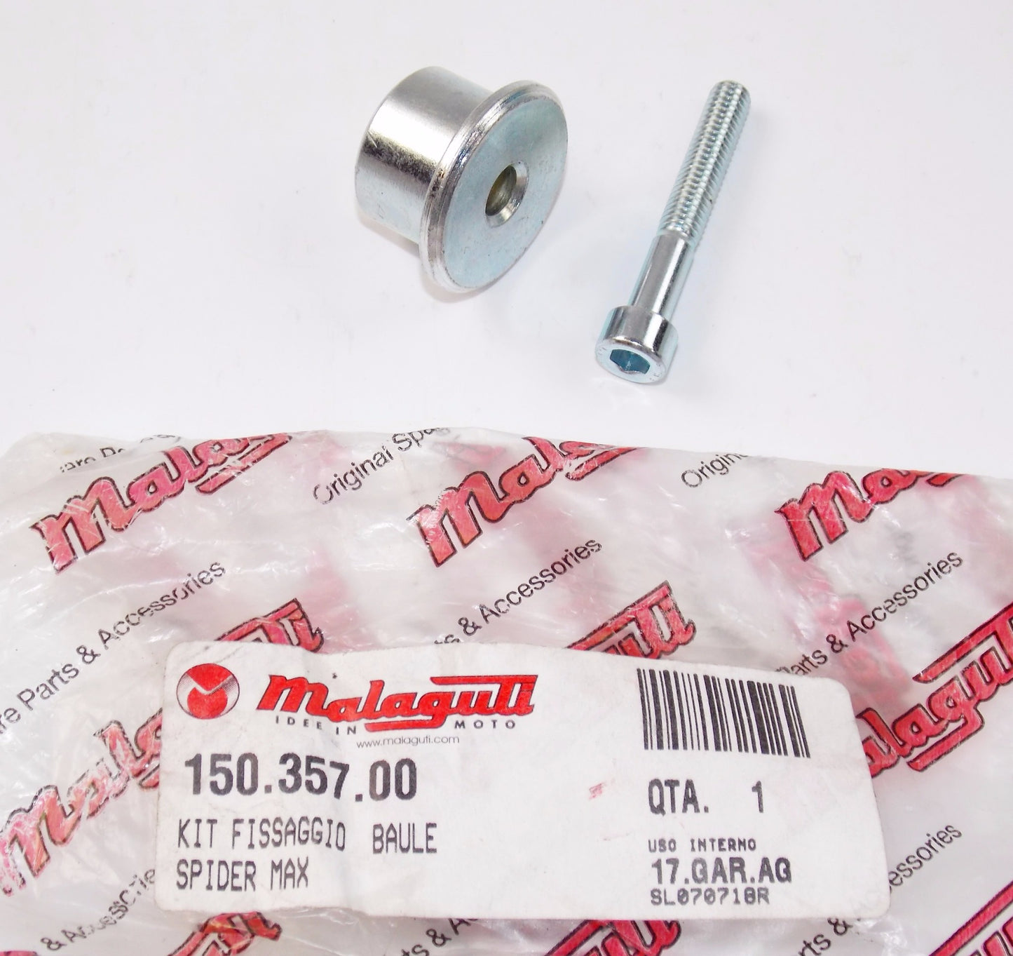 NOS OEM MALAGUTI SPIDER MAX GT 500 EURO 3 TOP CASE FIXING KIT 150.357.00 - MotoRaider