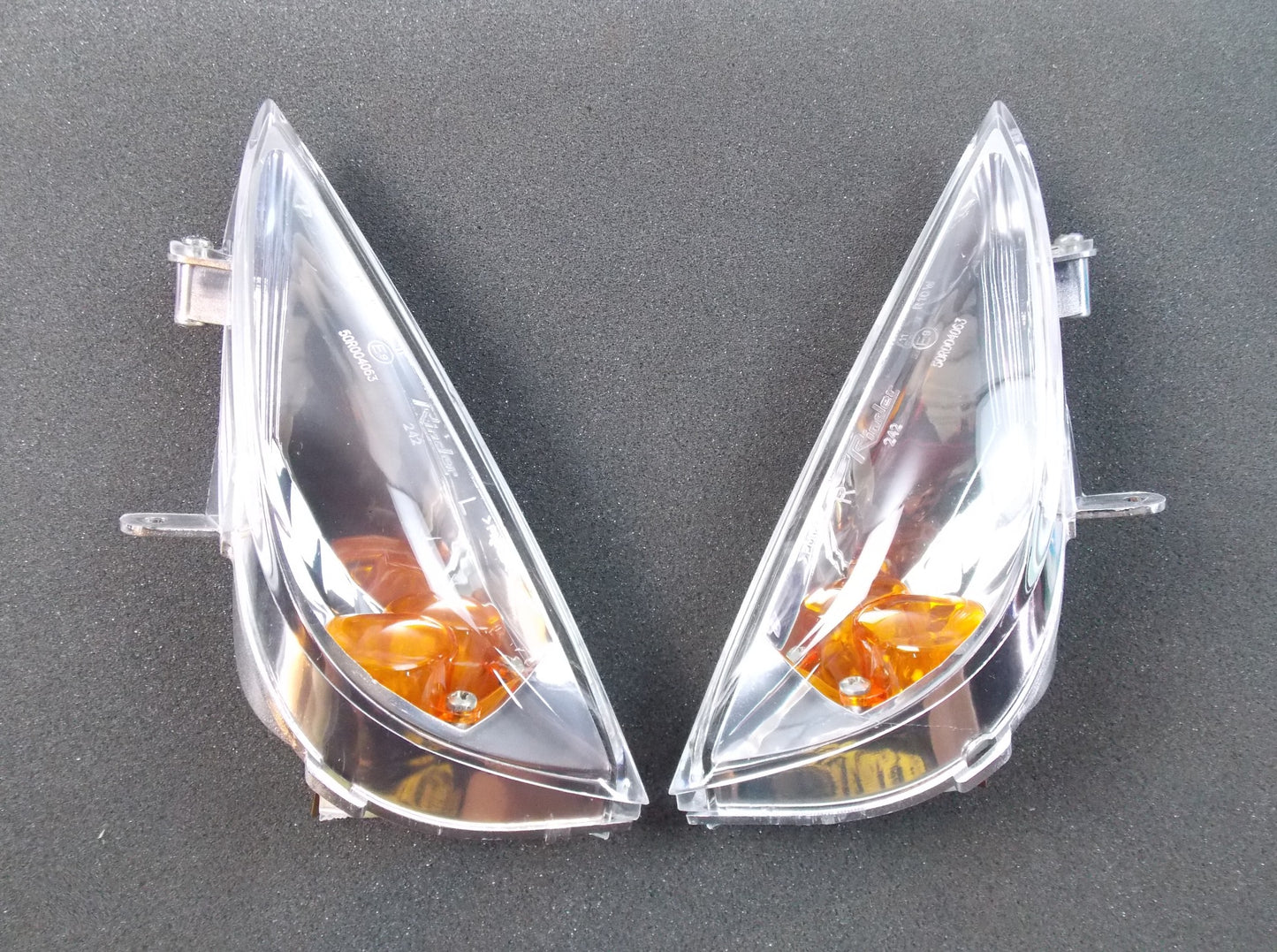 OEM MALAGUTI CIAK 150/ 150 4T / MASTER 200 4T LH RH FRONT INDICATOR 019.072.00 - MotoRaider
