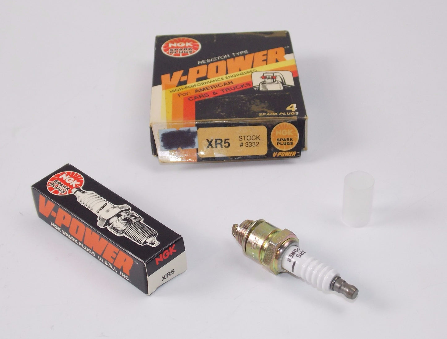 NOS NGK 3332 SPARK PLUG BOX OF 4 V-POWER AMERICAN CARS & TRUCKS XR5 - MotoRaider