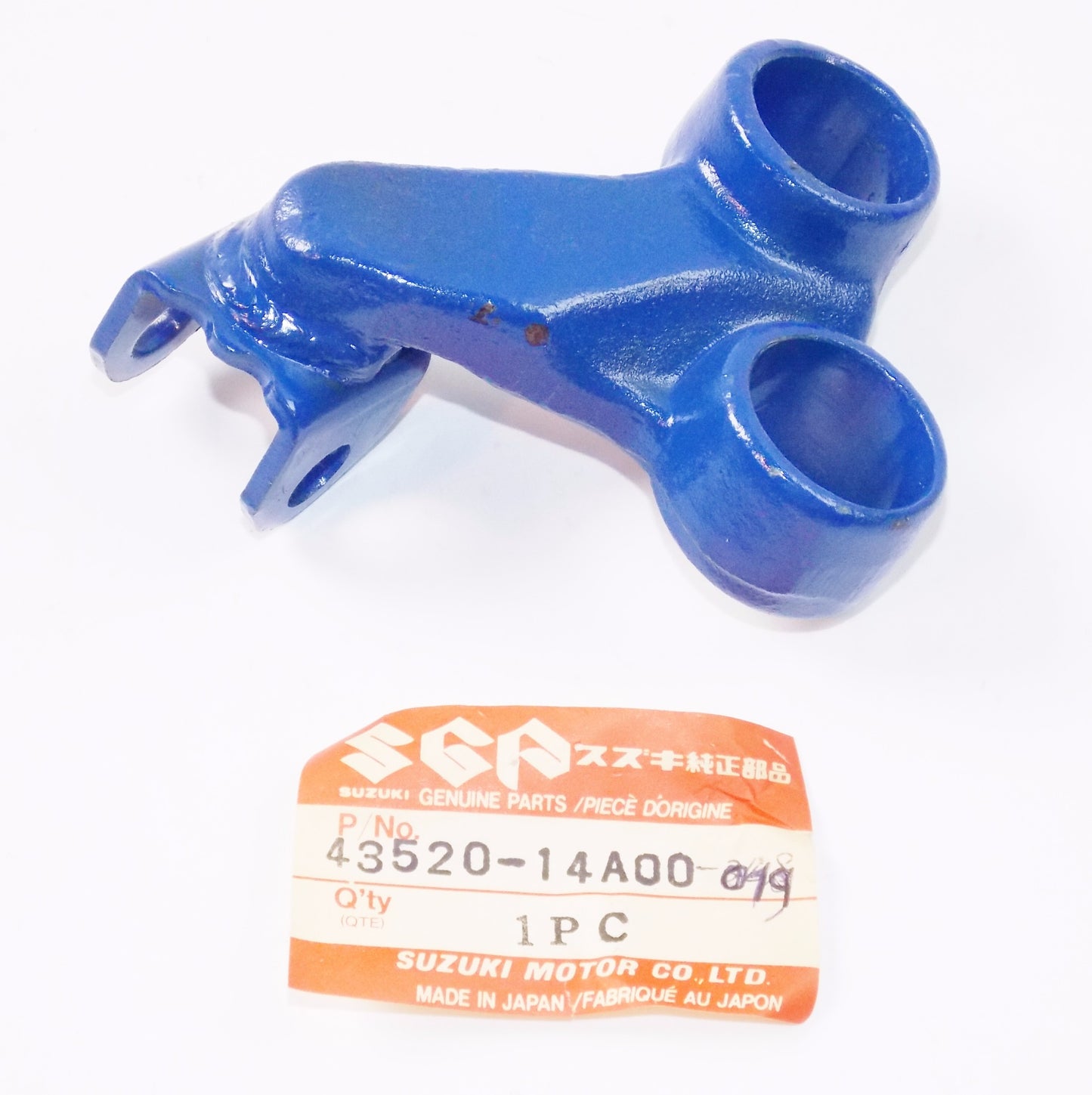 OEM SUZUKI '85 SP600 90-95 DR650 FRONT LH FOOTREST BLUE BRACKET 43520-14A00-019 - MotoRaider