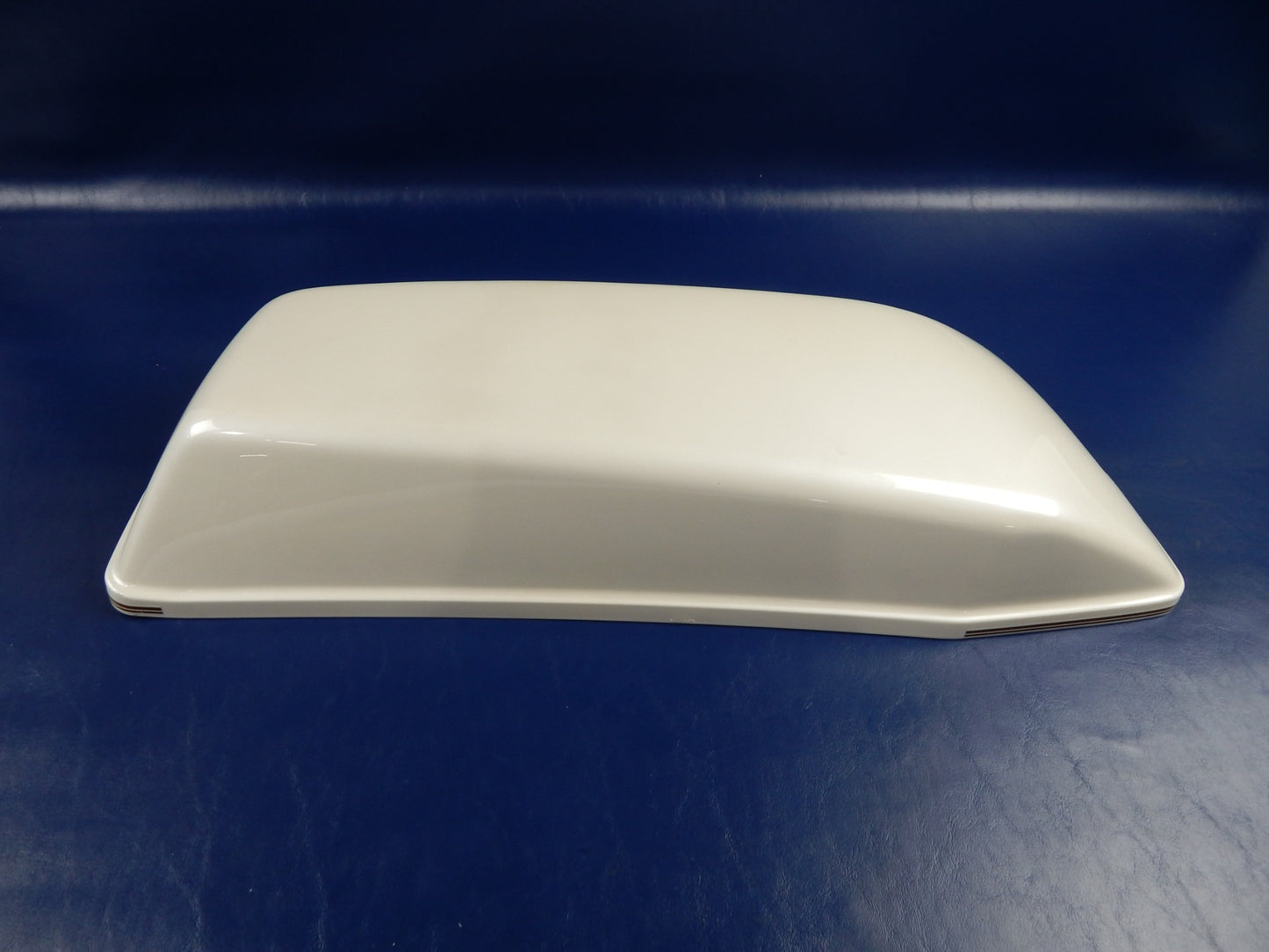 OEM YAMAHA 1988 VENTURE ROYALE XVZ1300 RH SADDLE BAG LID COVER 1NL-Y2849-00-EH - MotoRaider
