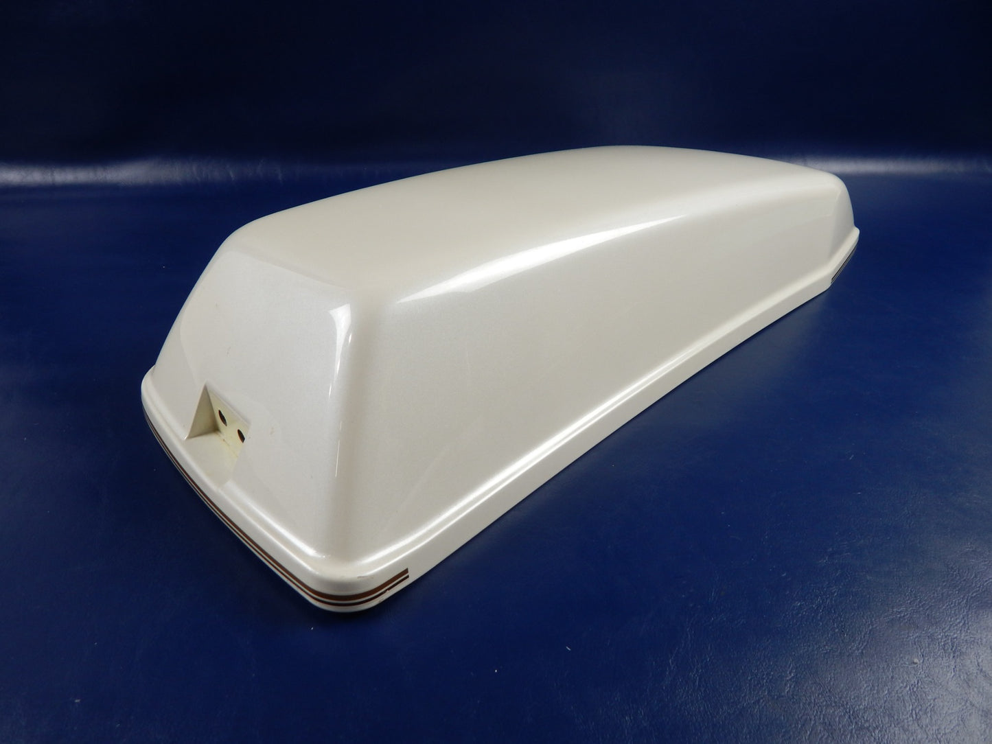 OEM YAMAHA 1988 VENTURE ROYALE XVZ1300 RH SADDLE BAG LID COVER 1NL-Y2849-00-EH - MotoRaider