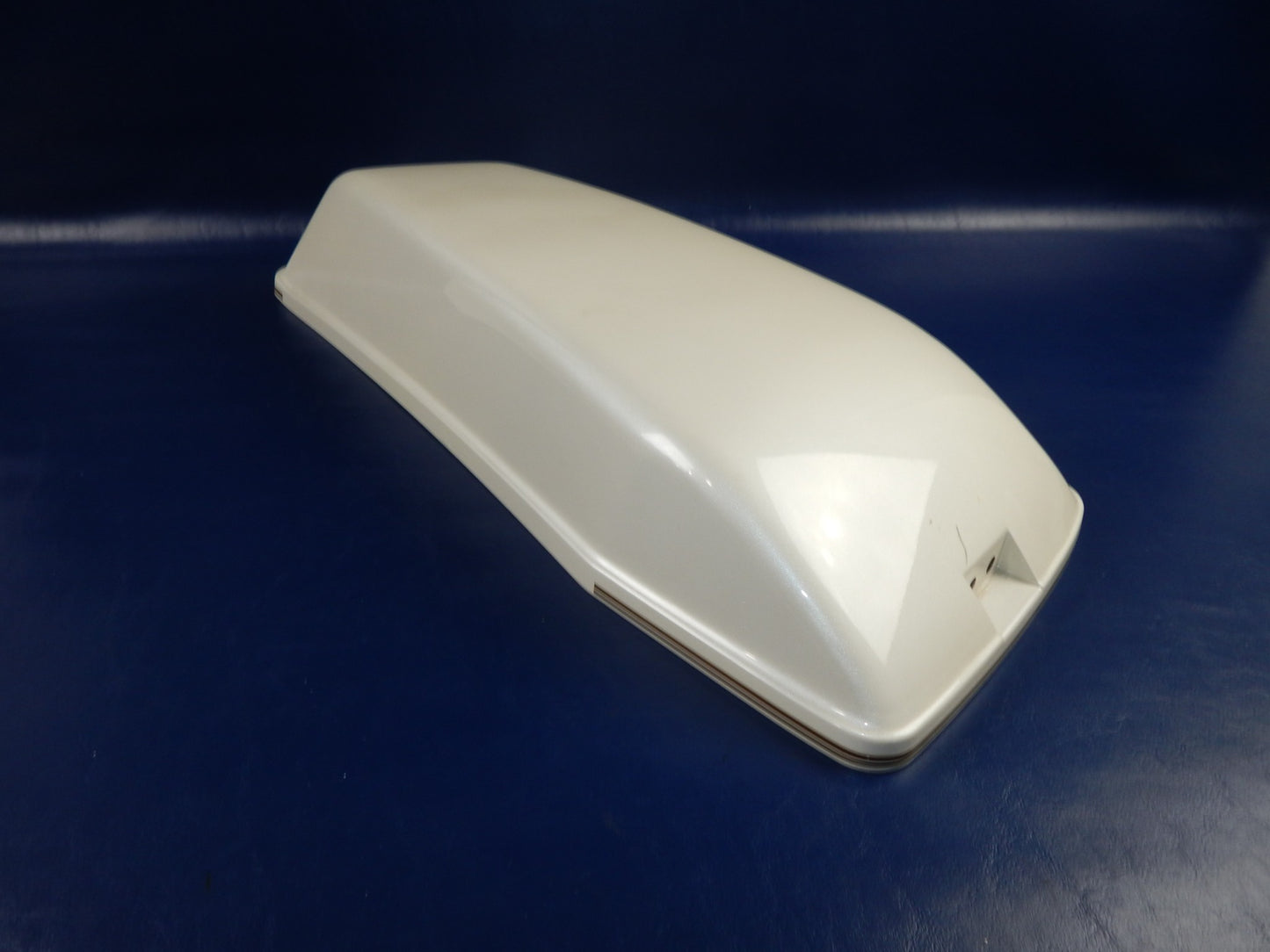 OEM YAMAHA 1988 VENTURE ROYALE XVZ1300 RH SADDLE BAG LID COVER 1NL-Y2849-00-EH - MotoRaider