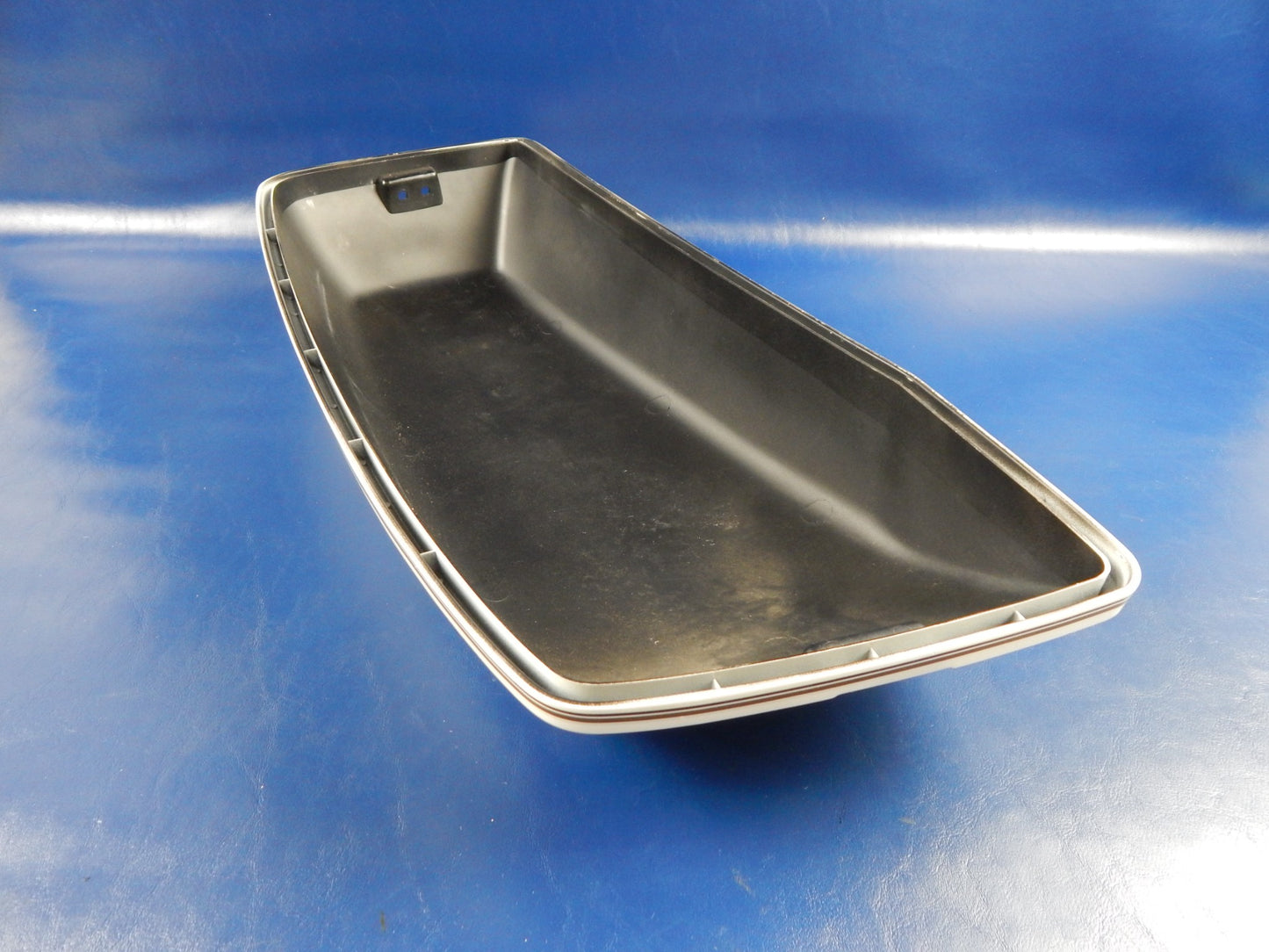 OEM YAMAHA 1988 VENTURE ROYALE XVZ1300 RH SADDLE BAG LID COVER 1NL-Y2849-00-EH - MotoRaider