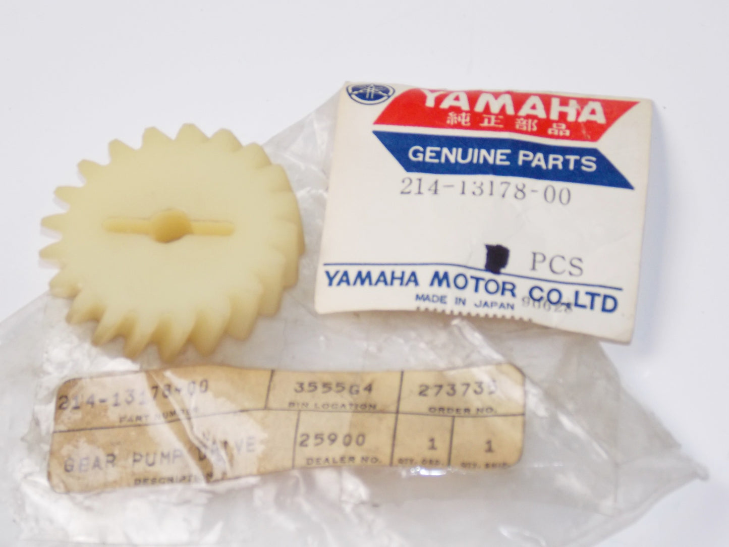 NOS OEM YAMAHA 1968 DT1 GEAR PUMP DRIVE 214-13178-00 - MotoRaider