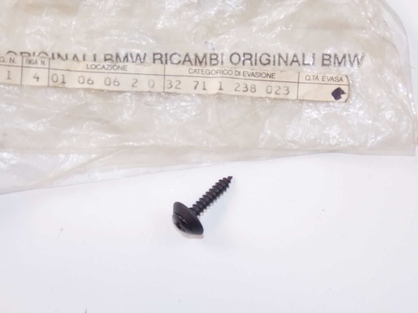 OEM BMW 79-85 R65/LS/80 RECESSED OVAL HEAD SHEET-METAL SCREW 4,2x22 32711238023 - MotoRaider