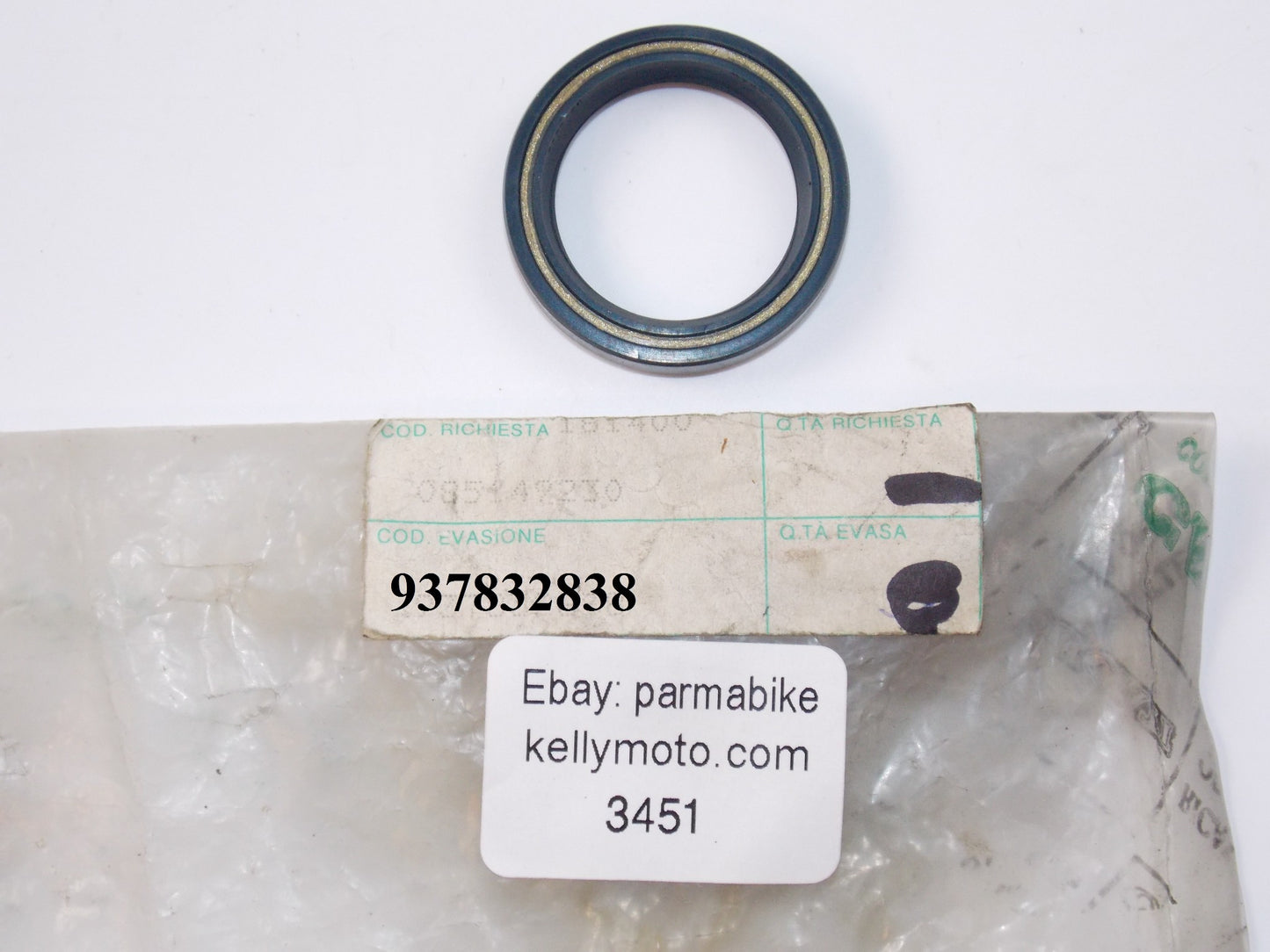 NOS OEM DUCATI 350 F3 750 LAGUNA SECA/SPORT CRANKCHAFT SEAL 28x38x7 937832838 - MotoRaider