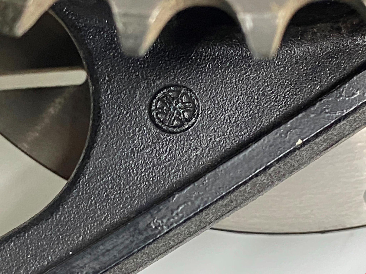 1990's YAMAHA 2.75-18 REAR WHEEL BLACK SPROCKET BRAKE DISC ROTOR TIRE VINTAGE - MotoRaider