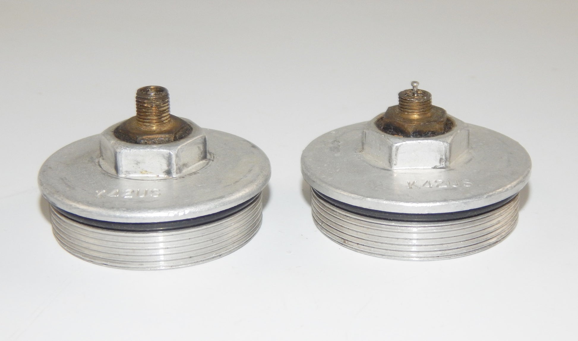 1 pr MOTORCYCLE FRONT FORK TUBE TOP CAP PLUG STAMPED 85.4 K42US BMW SUUKI YAMAHA - MotoRaider