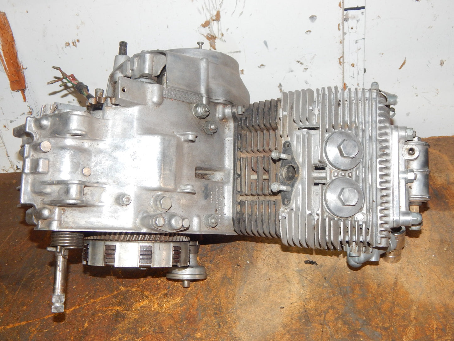 1950's HONDA BABY DREAM 150 CA95 BENLY ENGINE MOTOR CA95E CASES CYLINDER GEARBOX - MotoRaider
