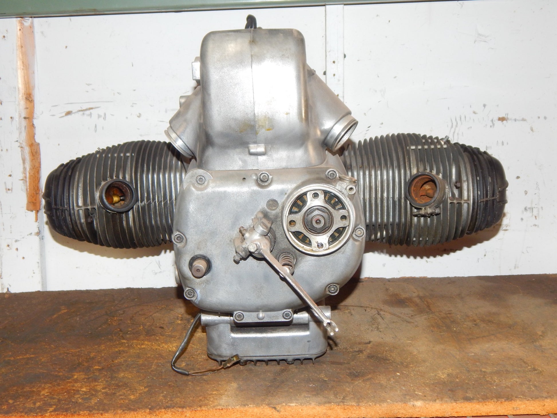 04/1974 BMW R75/6 U.S. ENGINE MOTOR 4910786 CRANCKASE CYLINDERS AIR HEAD BOXER - MotoRaider