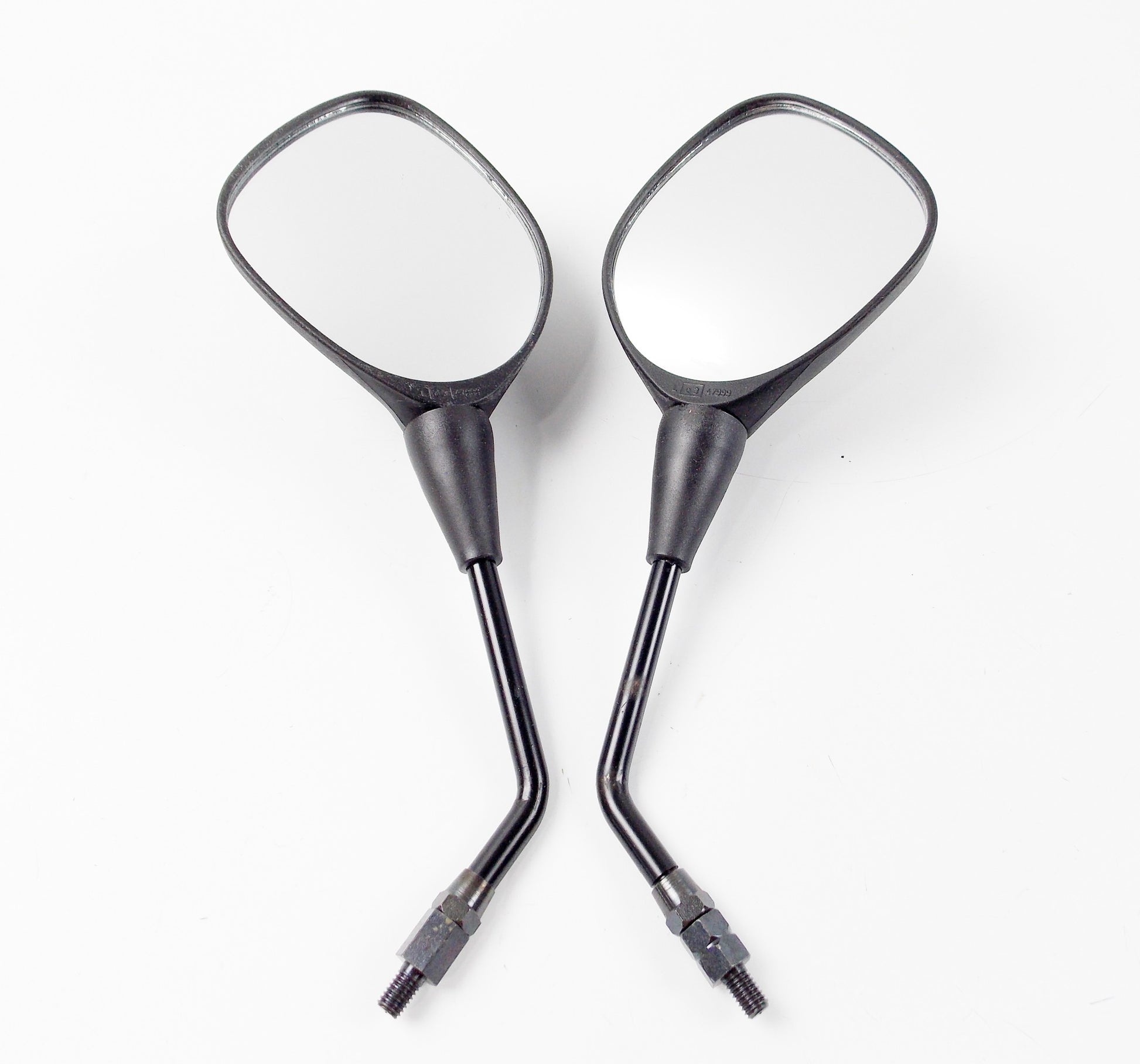 NOS OEM 1992 YAMAHA TARGET LEFT RIGHT SCOOTER MIRRORS BLACK PLASTIC 3WN-F6200-00 - MotoRaider