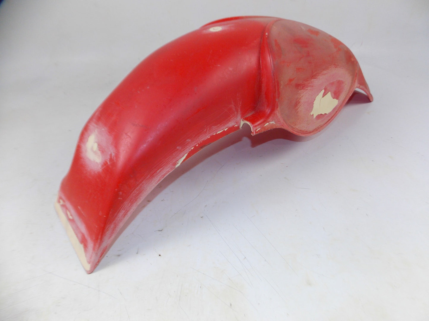 BETA VINTAGE MOTOCYCLE RED MOTOCROSS REAR FENDER 1979 250 L=30" W=91/2" - MotoRaider