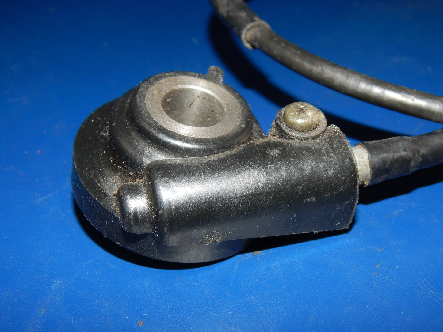 1993 SUZUKI BANDIT GSF 400 SPEEDOMETER DRIVE UNIT + CABLE VINTAGE JAPAN - MotoRaider