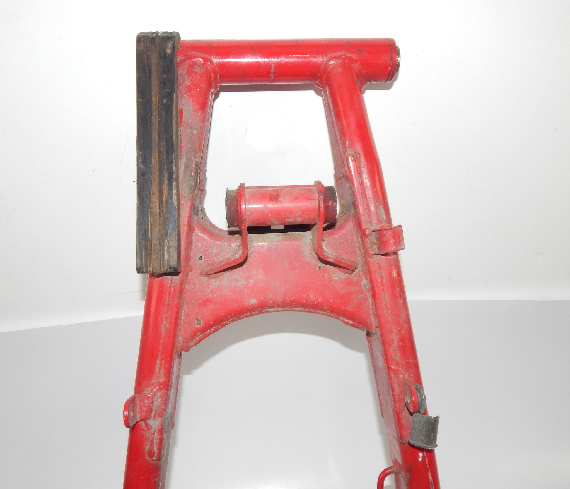 1993 SUZUKI BANDIT GSF 400 FRAME CHASSIS SWIN GARM SUSPENSION W/CHAIN GUIDE PAD - MotoRaider