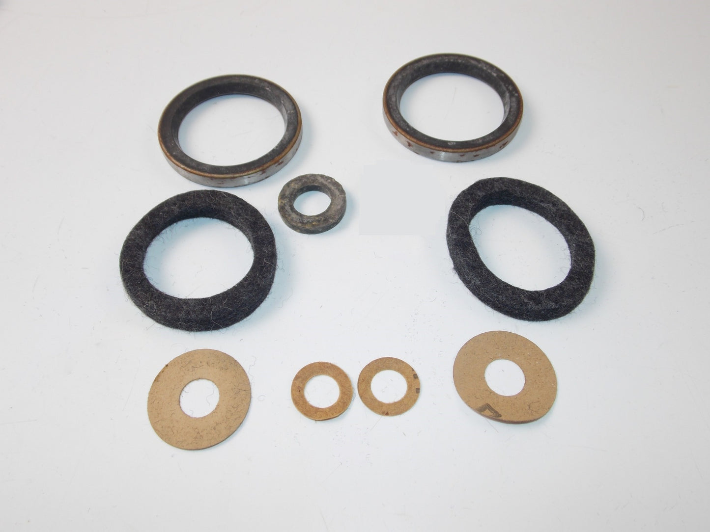 CHROME SPECIALTIES  HARLEY DAVIDSON FL-EARLY FRONT FORK SEAL KIT  160070 - MotoRaider