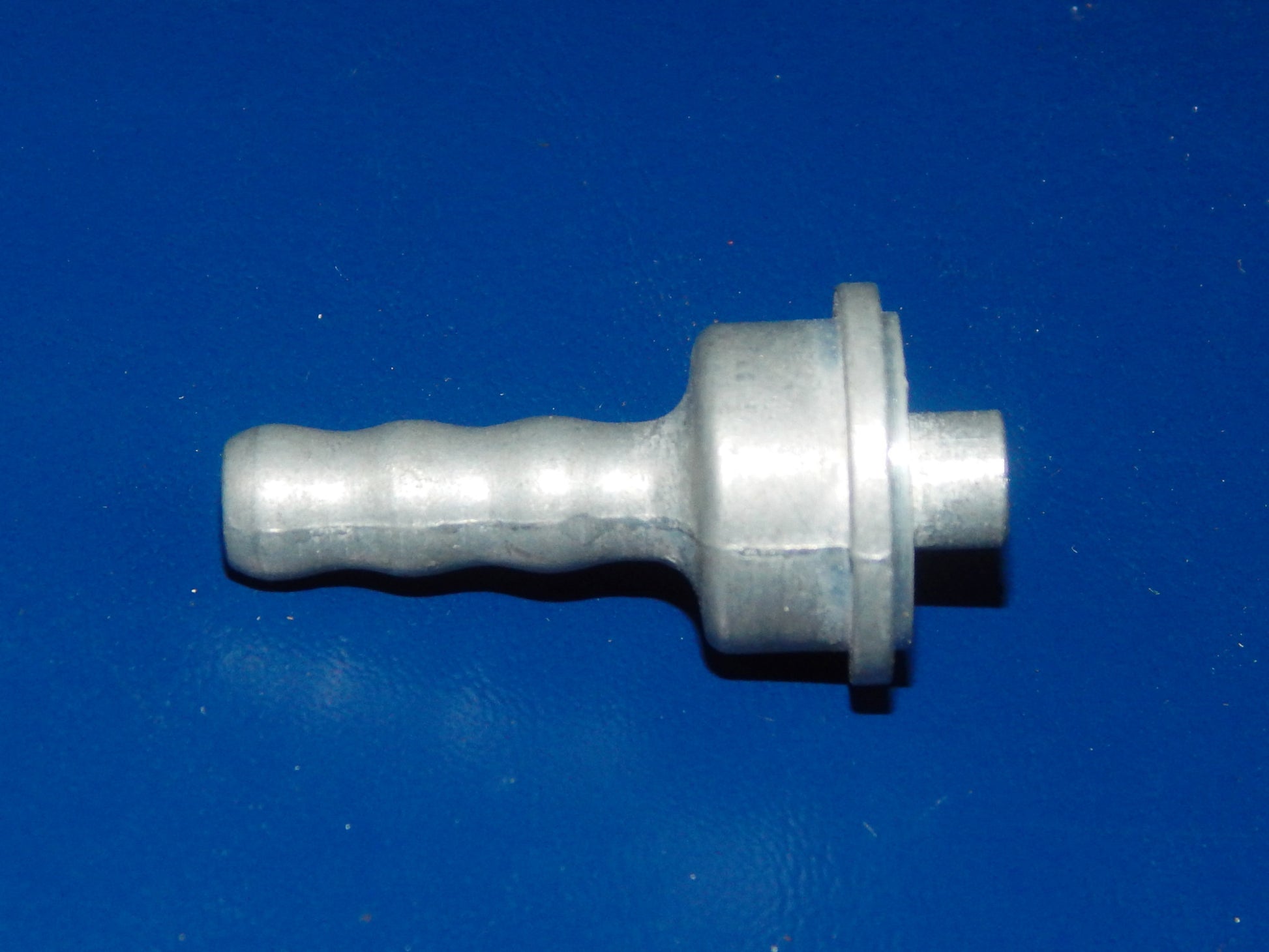 VINTAGE MOTORCYCLE PETCOCK FUEL VALVE SPIGOT BASE D=20mm L=40mm DUCATI LAVERDA - MotoRaider