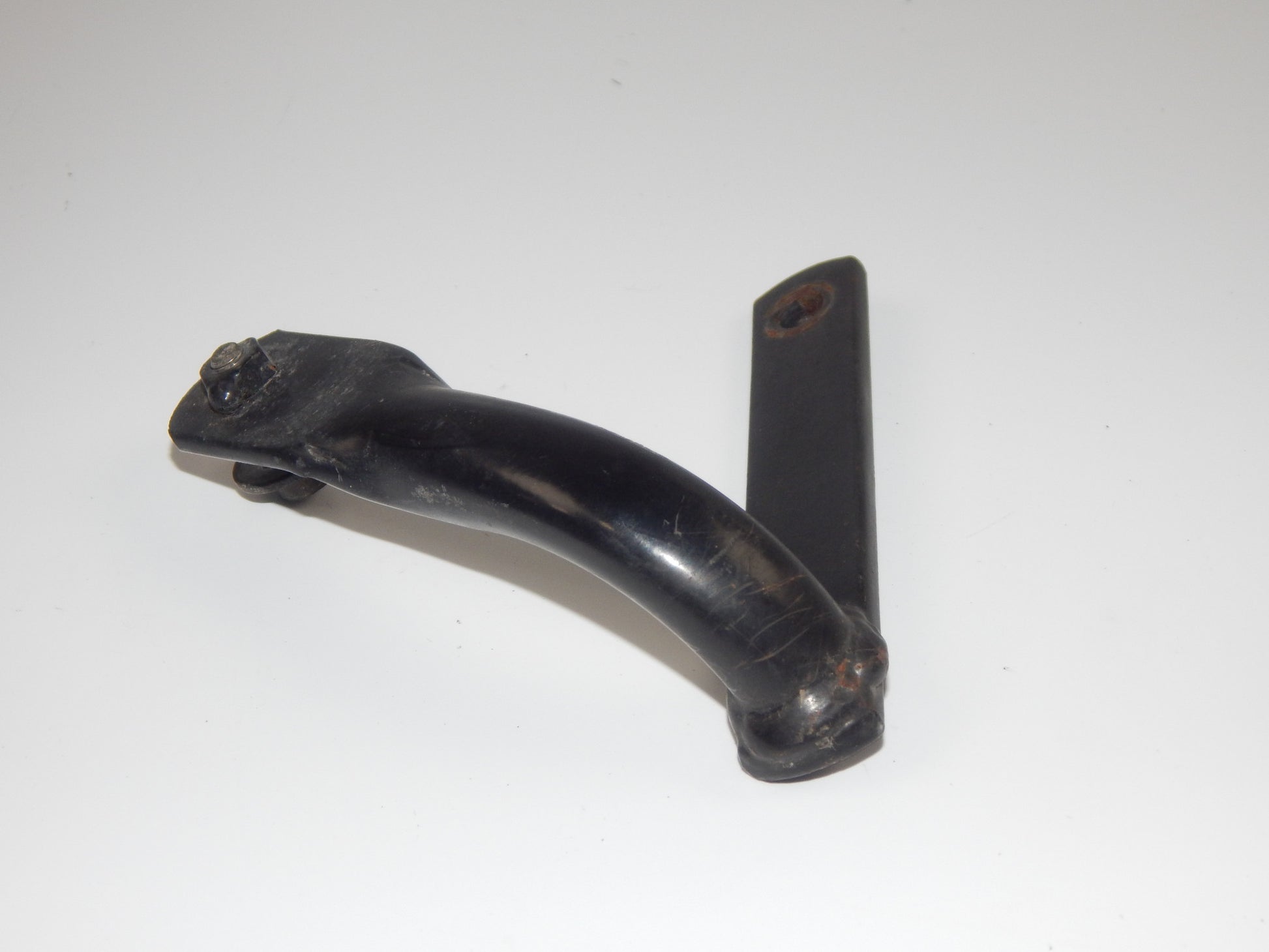 1986 KAWASAKI GPX 750-R FRAME CHASSIS TAIL SECTION RIGHT BRACKET MOUNT VINTAGE - MotoRaider