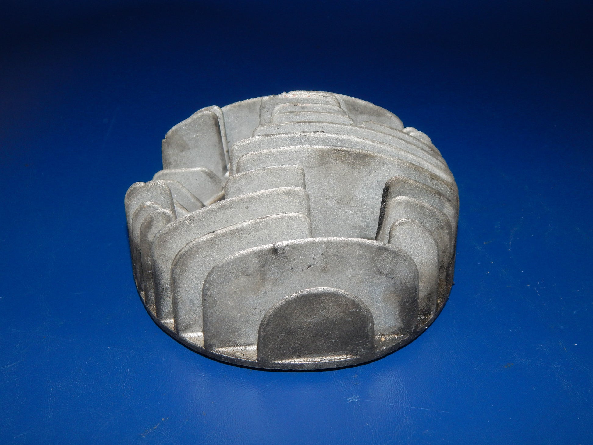 VESPA ENGINE MOTOR CYLINDER HEAD STAMPED "D.R" VINTAGE SCOOTER ITALY - MotoRaider