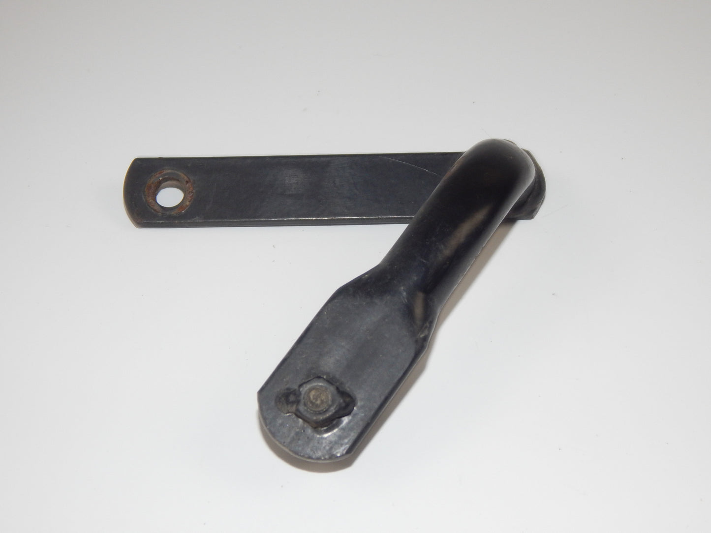 1986 KAWASAKI GPX 750-R FRAME CHASSIS TAIL SECTION RIGHT BRACKET MOUNT VINTAGE - MotoRaider