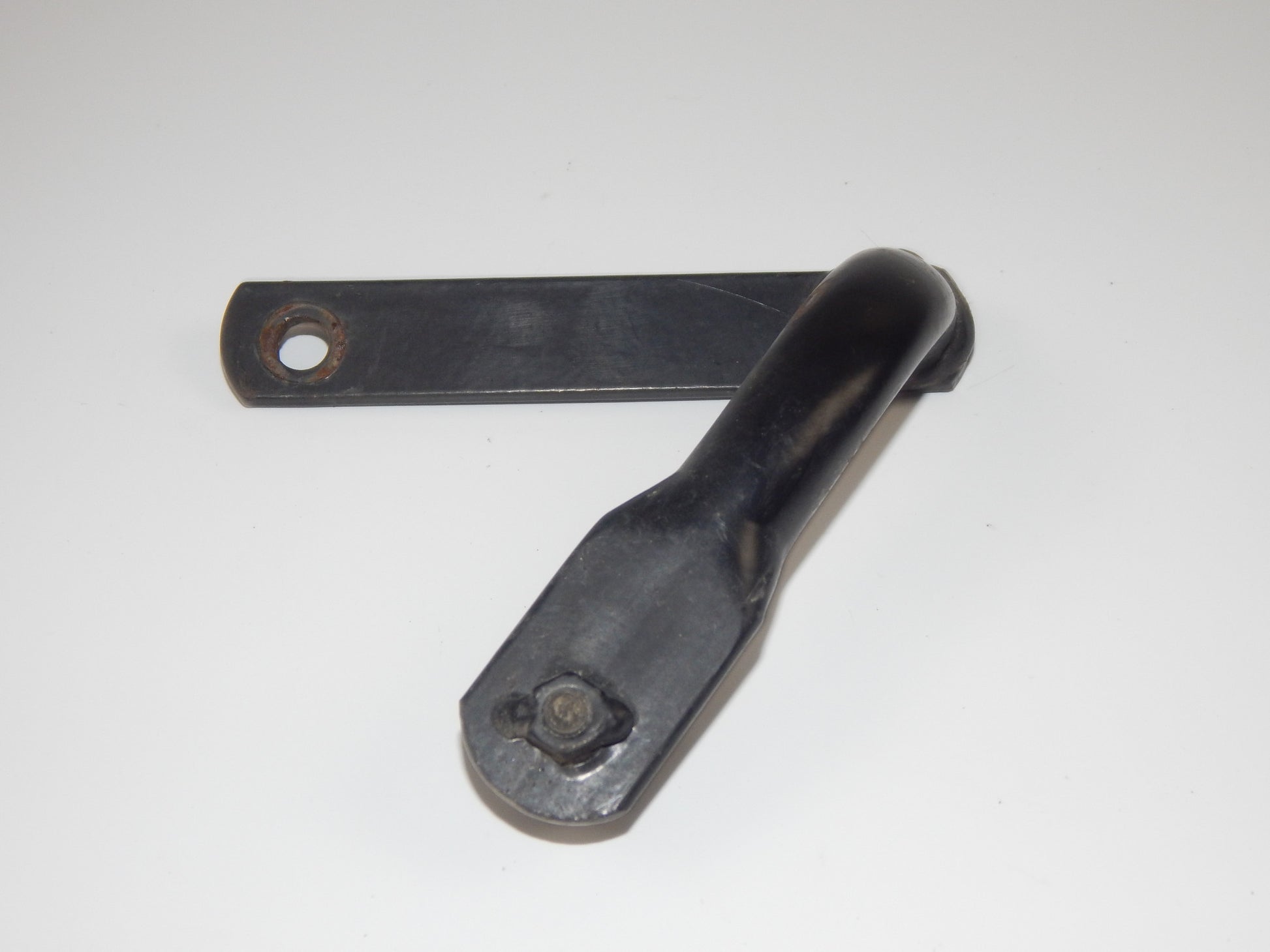 1986 KAWASAKI GPX 750-R FRAME CHASSIS TAIL SECTION RIGHT BRACKET MOUNT VINTAGE - MotoRaider