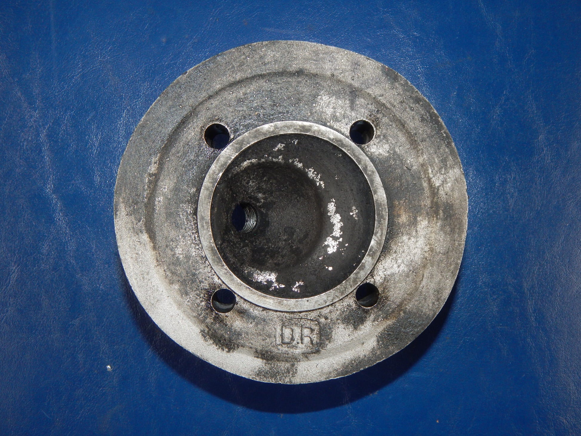 VESPA ENGINE MOTOR CYLINDER HEAD STAMPED "D.R" VINTAGE SCOOTER ITALY - MotoRaider