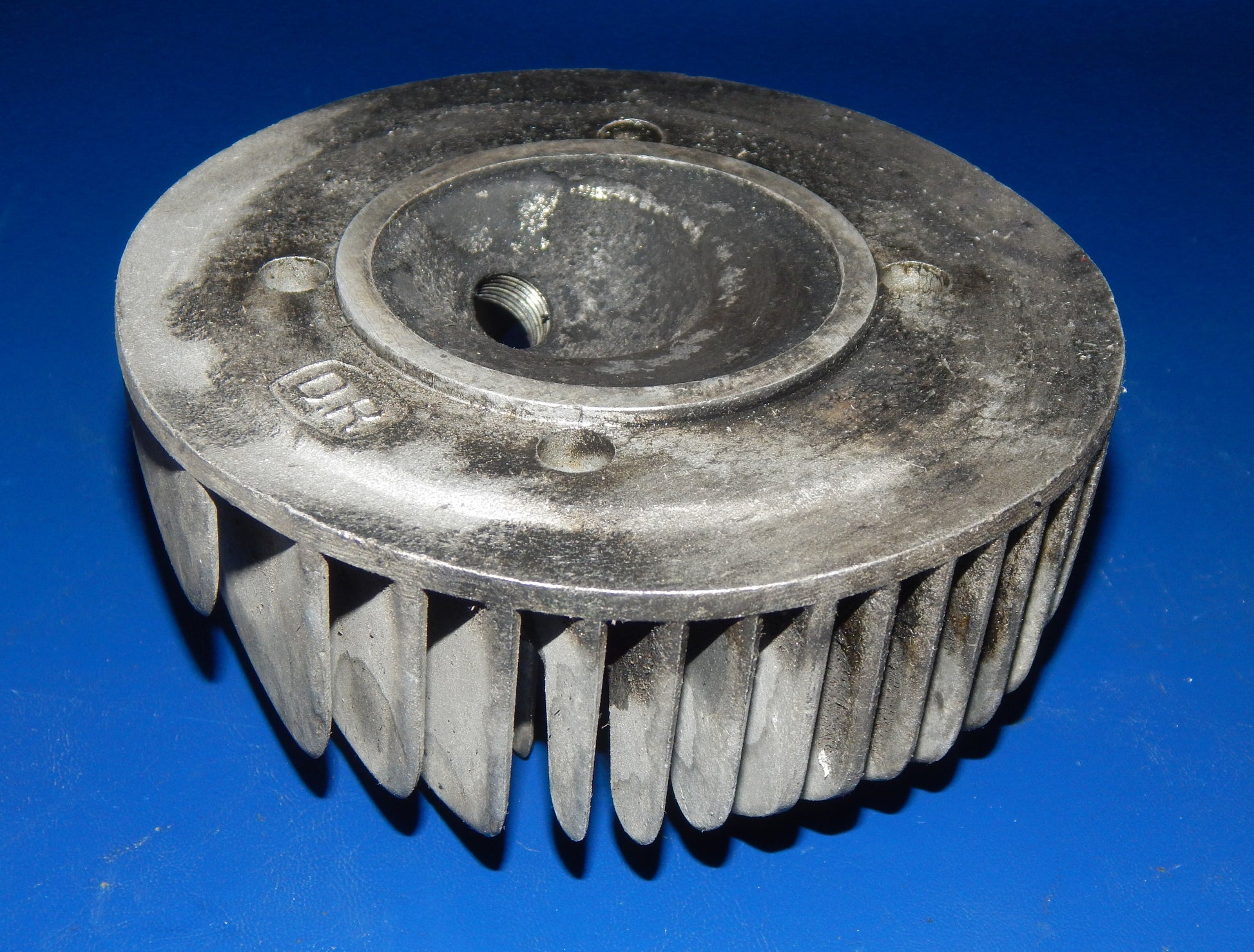 VESPA ENGINE MOTOR CYLINDER HEAD STAMPED "D.R" VINTAGE SCOOTER ITALY - MotoRaider