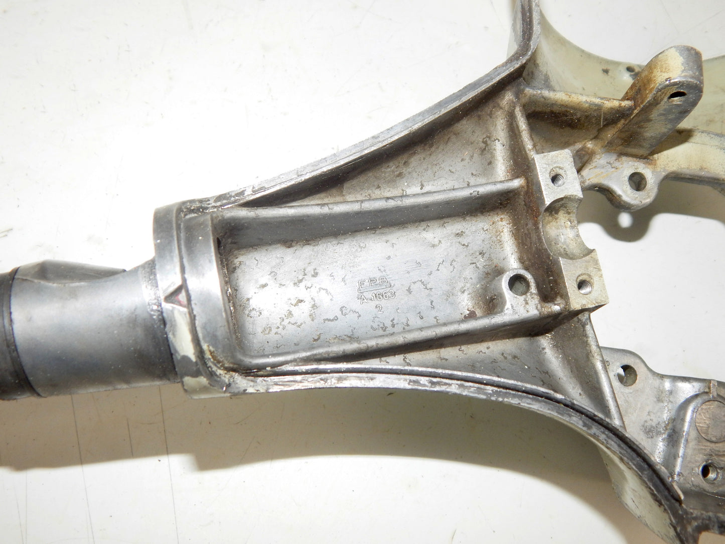 1960 LAMBRETTA LI 150 HEADLIGHT HANDLEBAR TOP COVER TUBES 19-06-1090 VINTAGE - MotoRaider