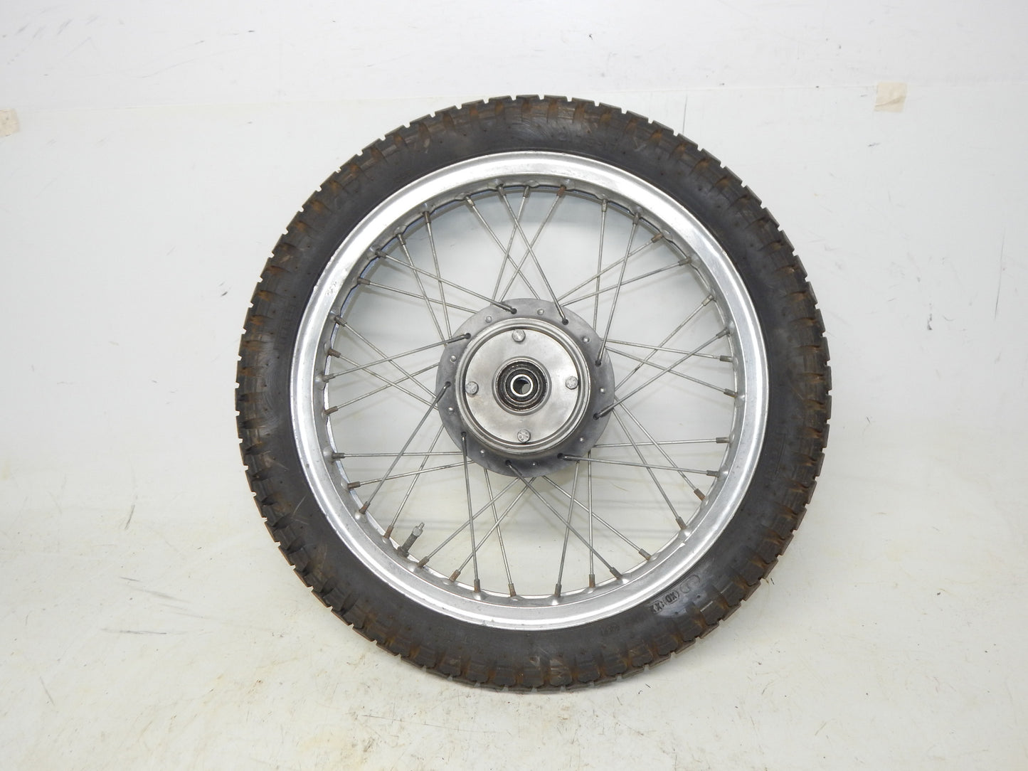 1970's GILERA GIUBILEO 125 REAR WHEEL 17" RIM HUB SPOKE VINTAGE MOTORCYCLE ITALY - MotoRaider