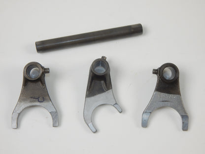 1986 SUZUKI GSXR750 MOTOR GEAR CHNAGE FORK SHIFT No 1,2,3+SHAFT ROD TRANSMISSION - MotoRaider