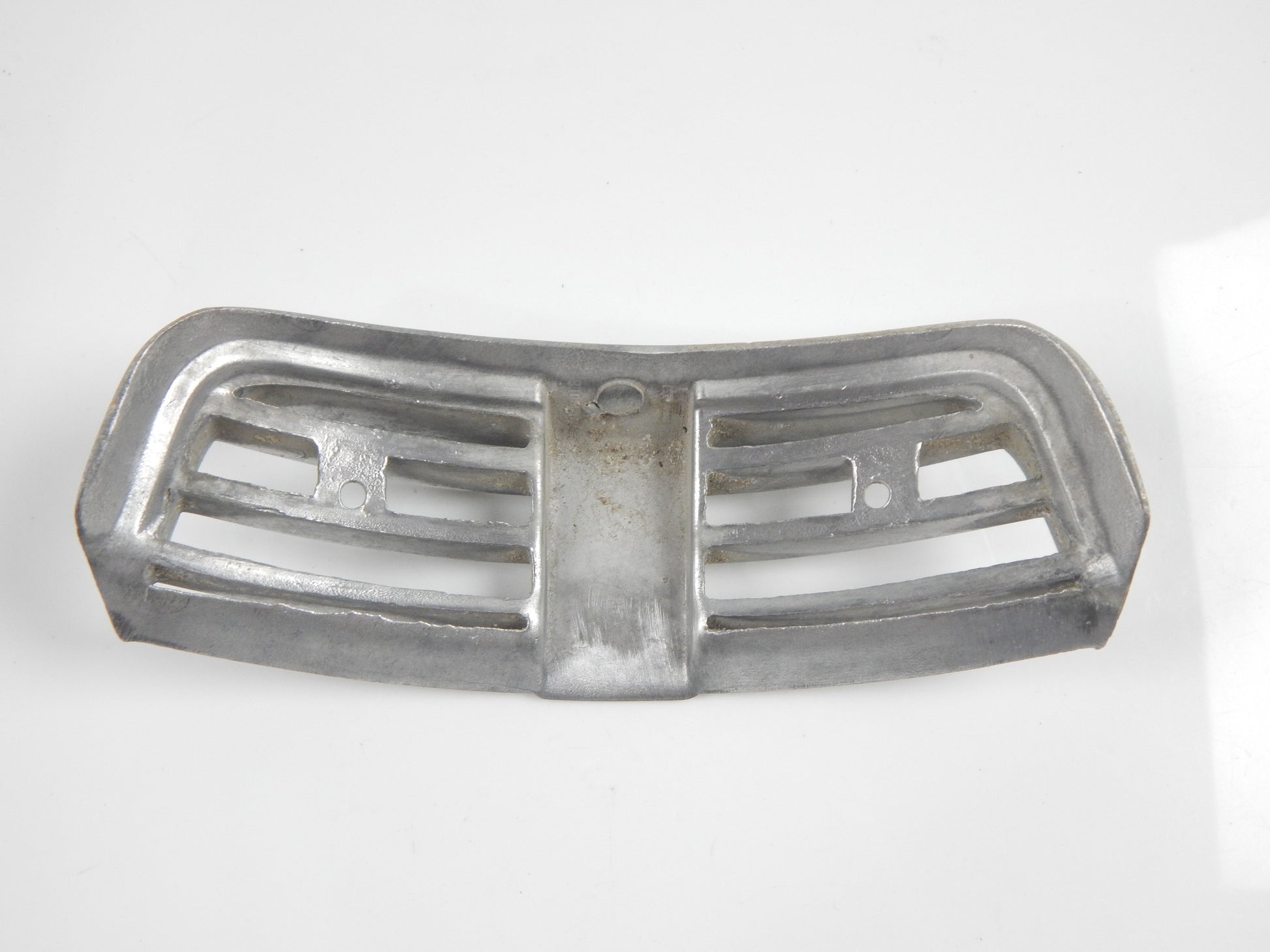 VINTAGE SCOOTER 1959 LAMBRETTA LI 150 REAR FENDER CHASSIS EMBLEM GRILL INNOCENTI - MotoRaider