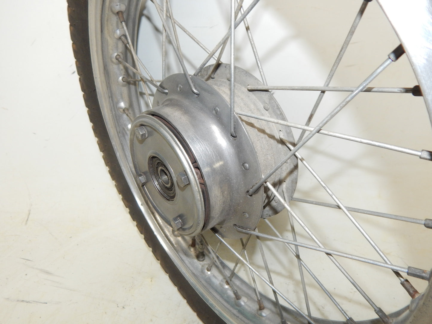 1970's GILERA GIUBILEO 125 REAR WHEEL 17" RIM HUB SPOKE VINTAGE MOTORCYCLE ITALY - MotoRaider