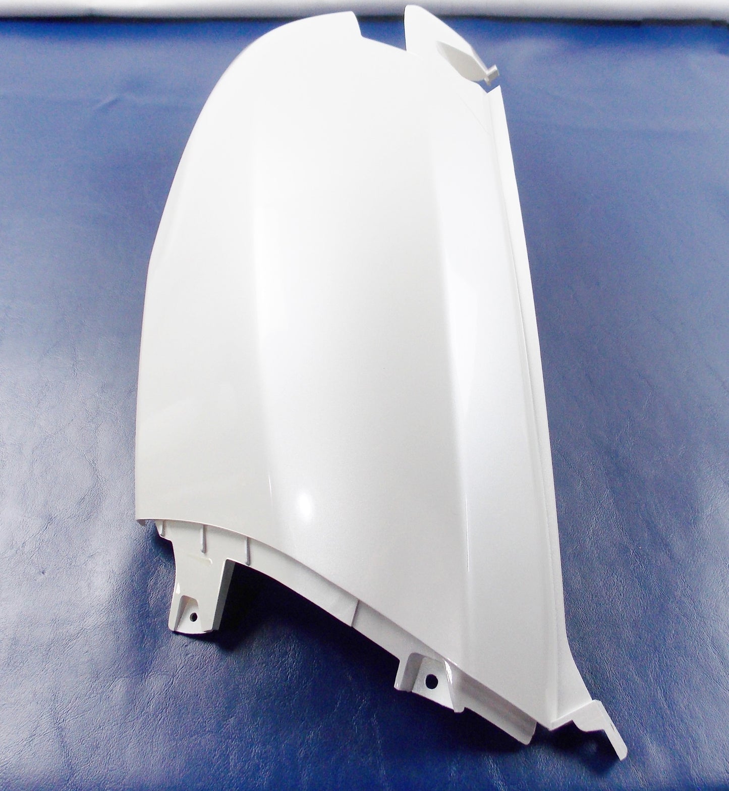 NOS OEM PEUGEOT SCOOTER E-VIVACITY WHITE RIGHT BODY COVER FAIRING 772071F5 - MotoRaider