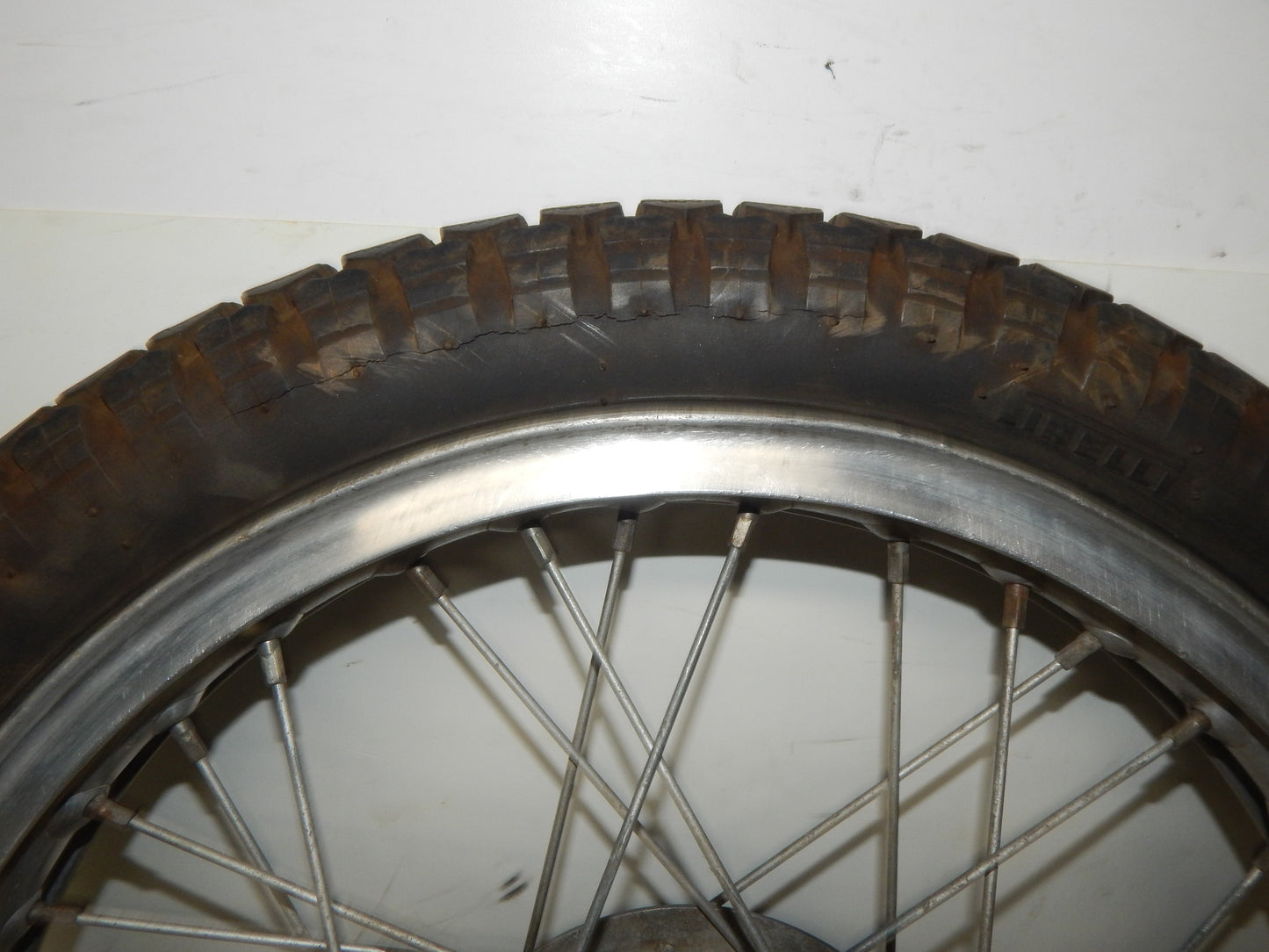 1970's GILERA GIUBILEO 125 REAR WHEEL 17" RIM HUB SPOKE VINTAGE MOTORCYCLE ITALY - MotoRaider