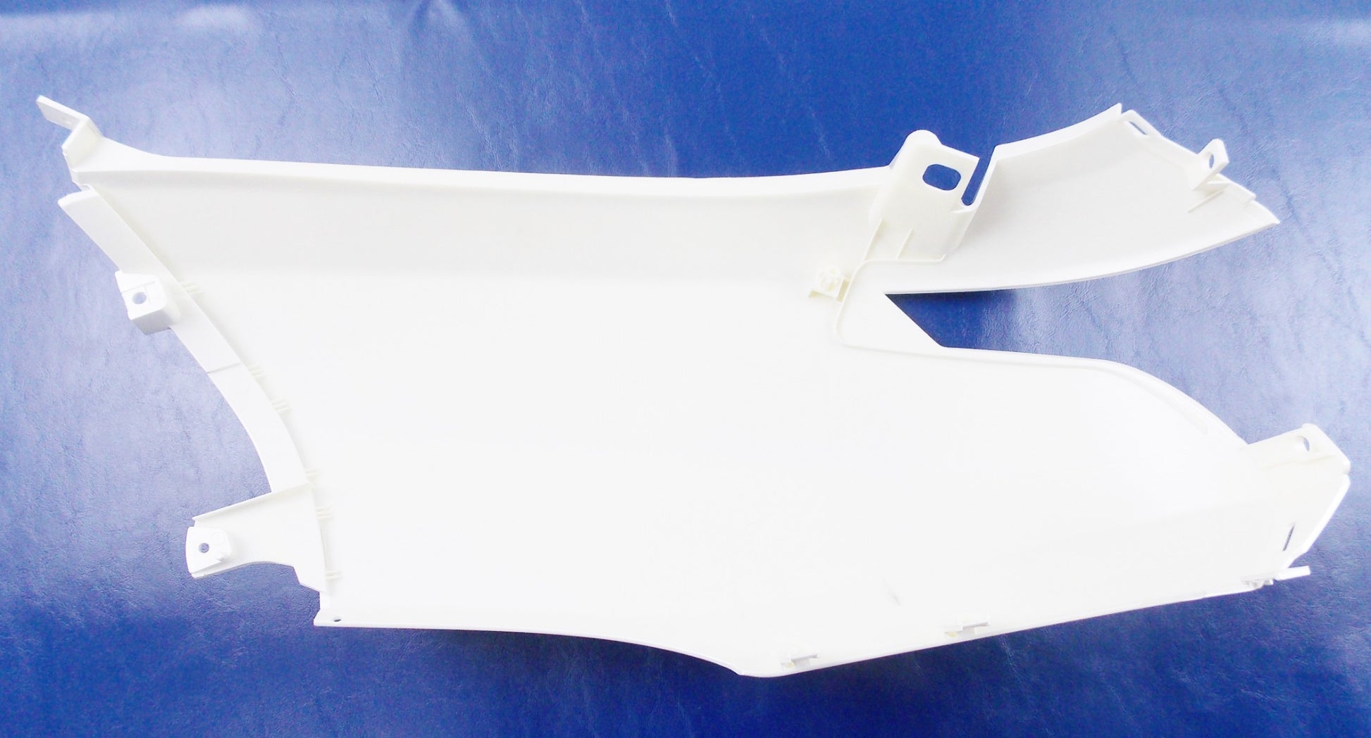NOS OEM PEUGEOT SCOOTER E-VIVACITY WHITE RIGHT BODY COVER FAIRING 772071F5 - MotoRaider