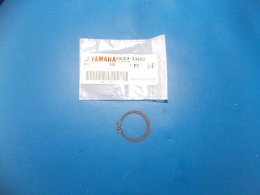 NOS YAMAHA 1987-2017 YT360/680/5700/6700/6800 EX570 PZ480 CIRCLIP  99009-30400 - MotoRaider