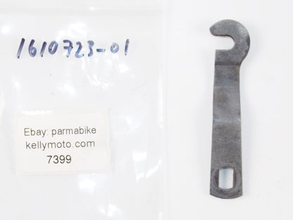 1975-1976 HUSQVARNA 125 CROSS DECLUTCHING SHAFT ACTUATOR LEVER ARM 161072301 - MotoRaider