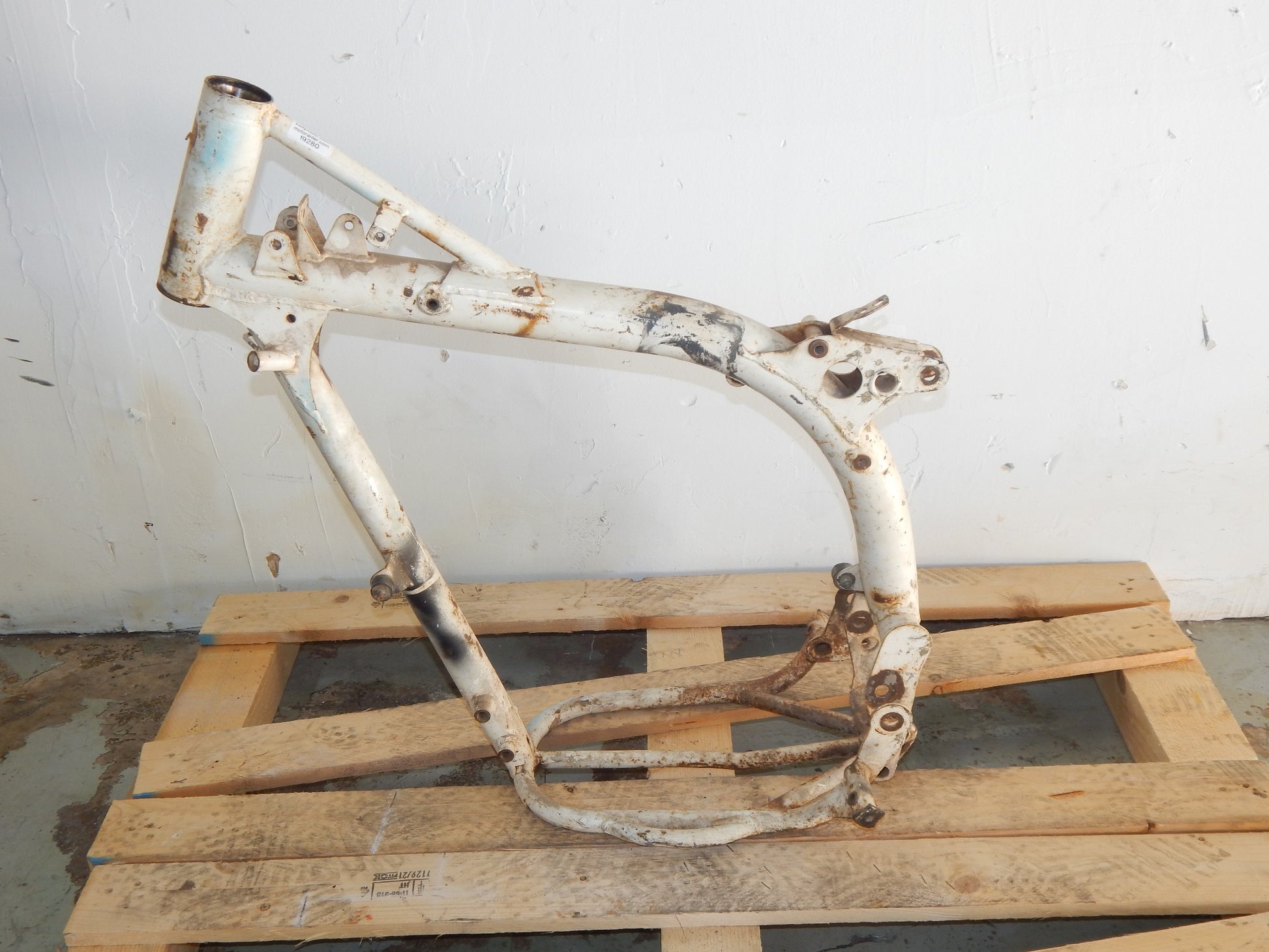HUSQVARNA 1985 CR-500 1986 125 500 4S Motocross FRAME CHASSIS VINTAGE CP-22374 - MotoRaider