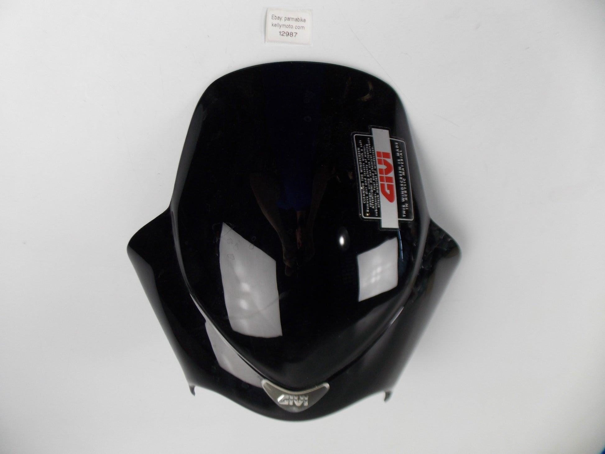 GIVI UNIVERSAL MOTORCYCLE WINDSCREEN ACRYLIC SMOKE BLACK 240N902 H=33cm W=36,5cm - MotoRaider