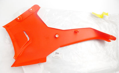 OEM DERBI 2005-2006 GPR125 2005 GPR50 RIGTH LOWER HALF-FARING RED 00H01519231 - MotoRaider