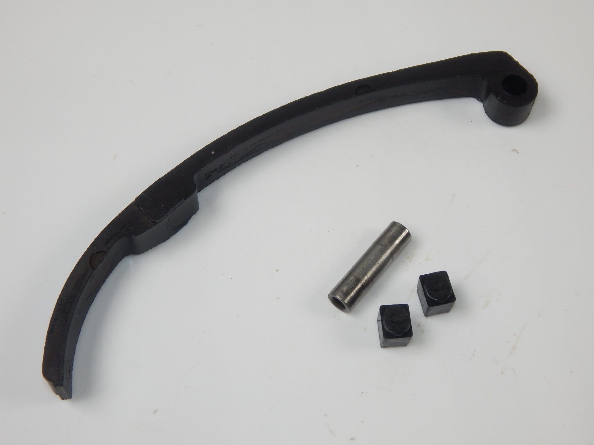 1986 SUZUKI GSXR 750 MOTOR ENGINE REAR CAM CHAIN GUIDE TENSIONER PAD VINTAGE - MotoRaider
