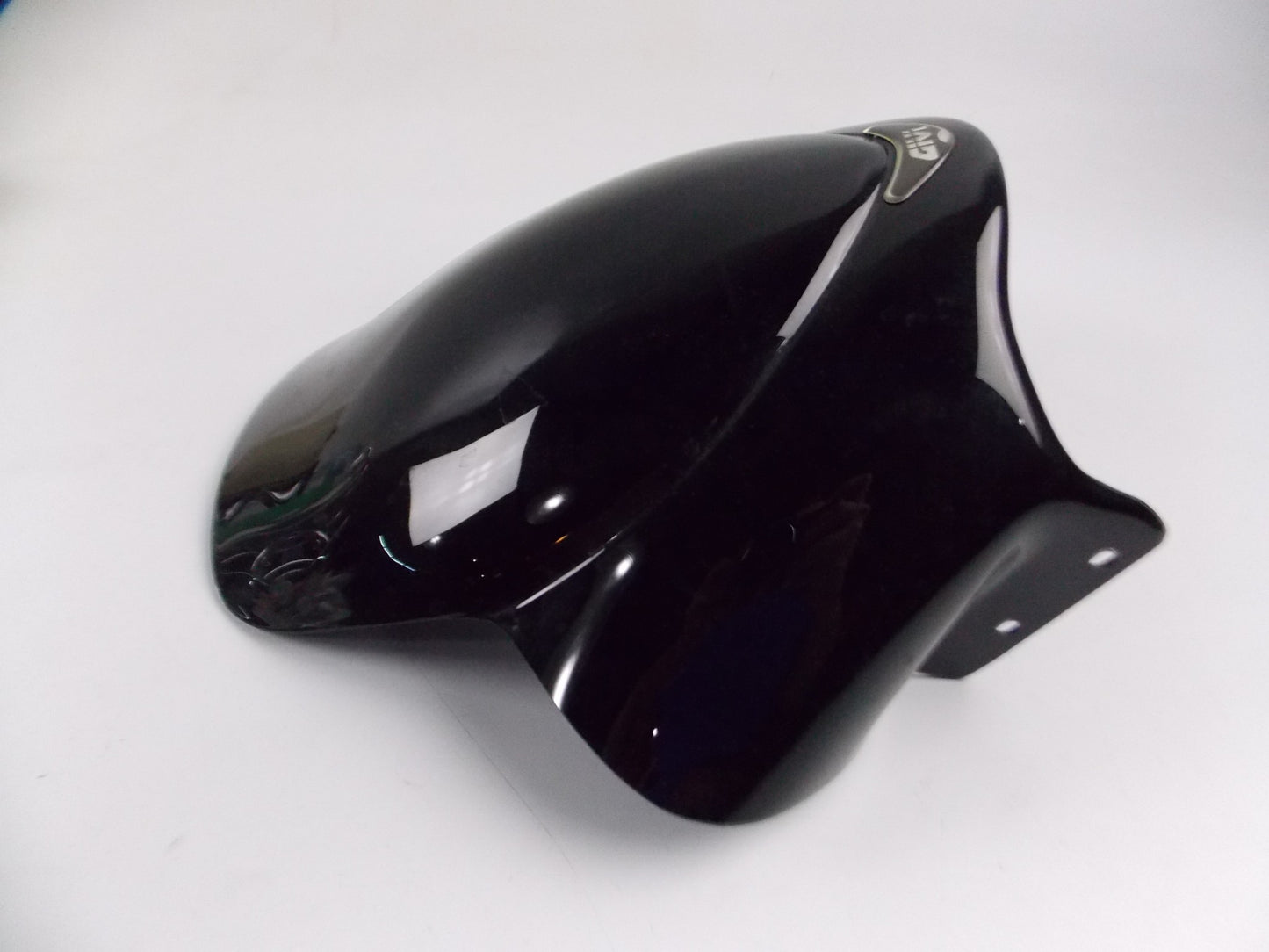 GIVI UNIVERSAL MOTORCYCLE WINDSCREEN ACRYLIC SMOKE BLACK 240N902 H=33cm W=36,5cm - MotoRaider