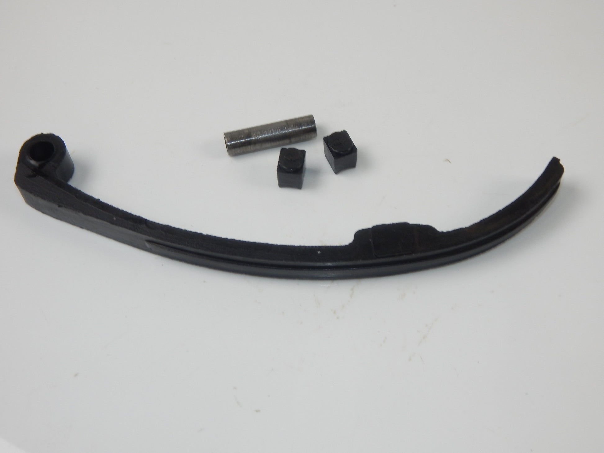1986 SUZUKI GSXR 750 MOTOR ENGINE REAR CAM CHAIN GUIDE TENSIONER PAD VINTAGE - MotoRaider