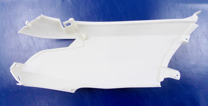 NOS OEM PEUGEOT SCOOTER E-VIVACITY WHITE LEFT COVER BODY FAIRING 772070F5 - MotoRaider