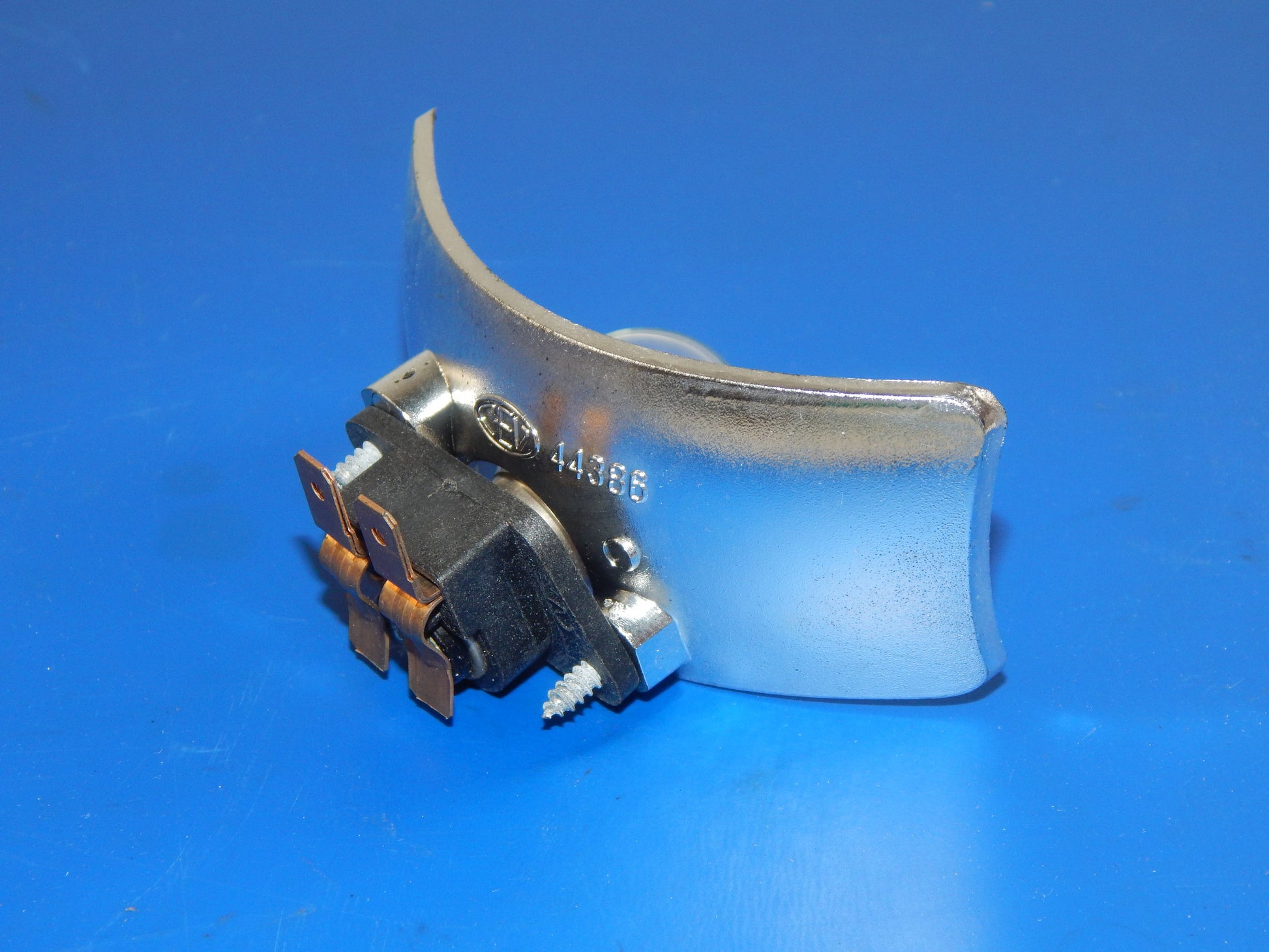 C.E.V 44386 REAR TAIL STOP LIGHT SOCKET REFLECTOR+BULB 5/21W MOTORYCLE SCOOTER - MotoRaider