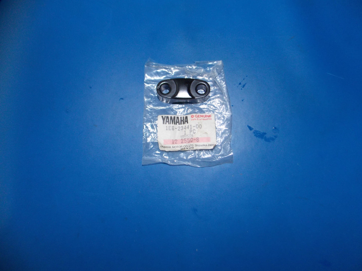NOS YAMAHA  1979-1997 YFM35/350/400/80/100 YFB250 HANDLE HOLDER  1E6-23441-00 - MotoRaider