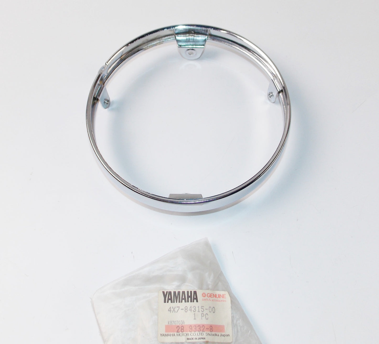 NOS OEM YAMAHA 1981-1983 VIRAGO 750/XV920 RIM HEADLIGHT OD=7" 4X7-84315-00 - MotoRaider